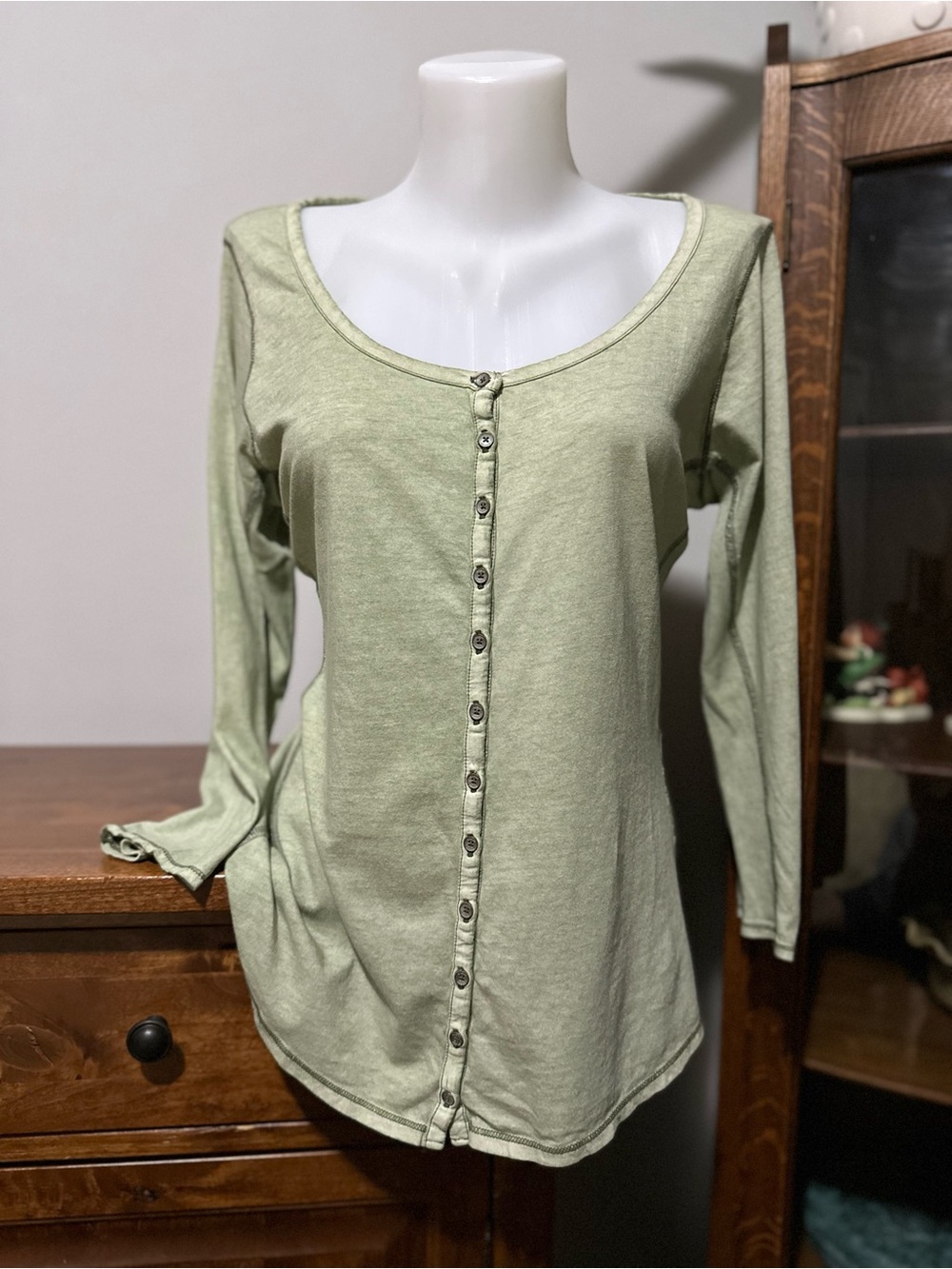 Guess Sage Green Ribbed Knit Button-Front Long Sleeve Top